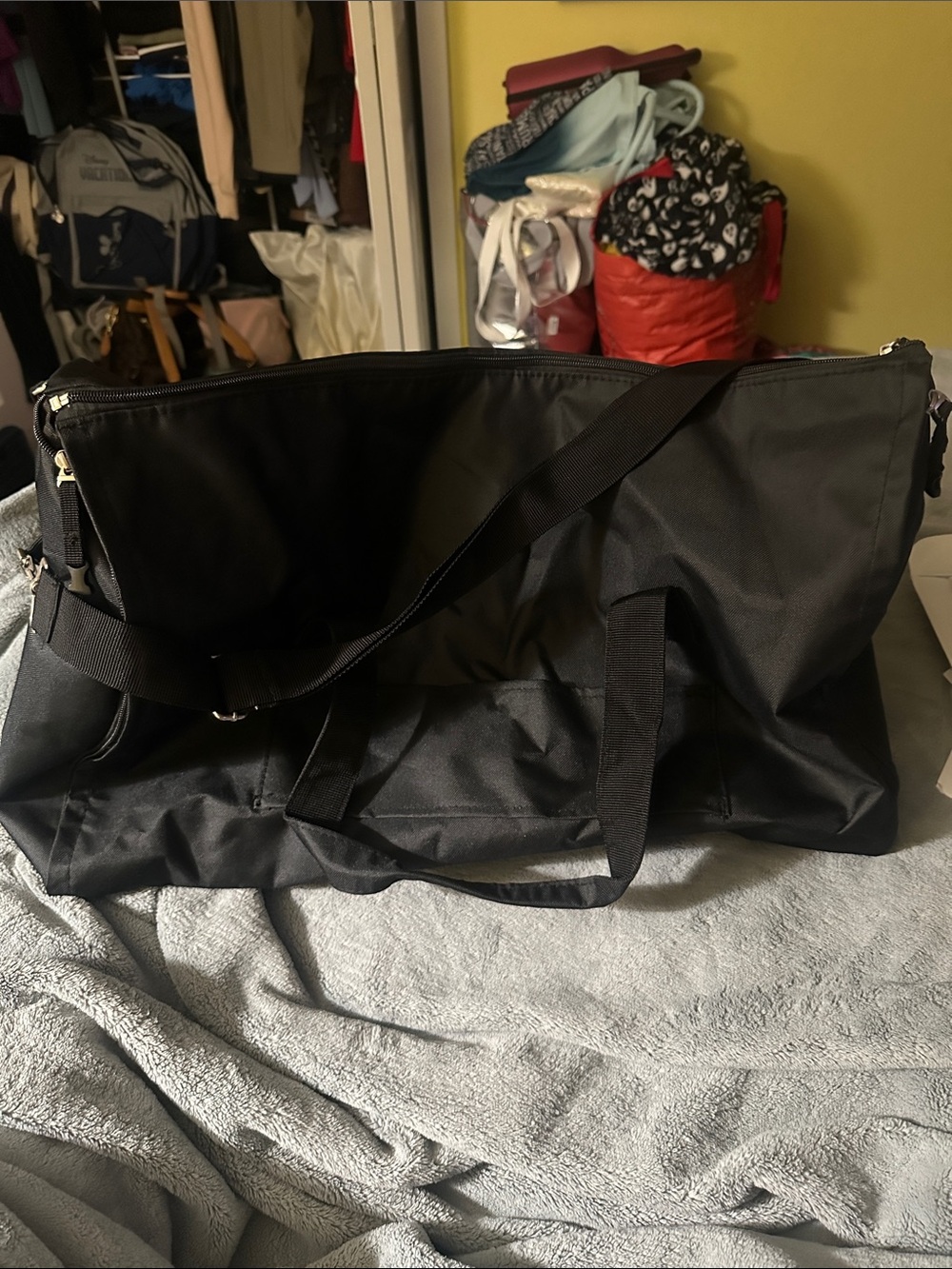 Men's Black 24” 2 in 1 duffel and garment bag